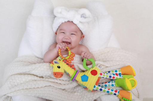 句容怎么判断宝宝是否斜颈 句容怎么判断宝宝是否斜颈